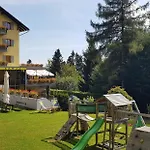Отель Zarja 3*
