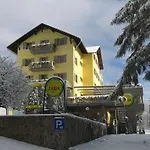 Zarja Отель 3*